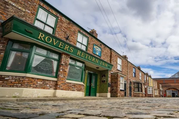 Coronation Street fans beg character to return for ‘one last task’